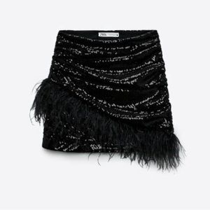 ZARA NEW WITHOUT TAGS WOMAN SEQUINNED SKIRT WITH FEATHER TRIM LIMITED BLACK XS
